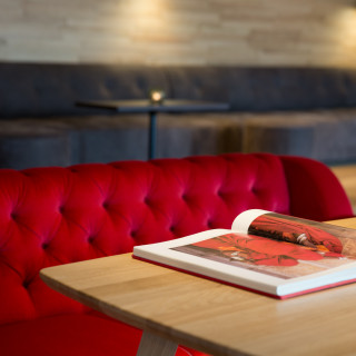 Schwärzler Lounge, Bücher und Zeitschriften